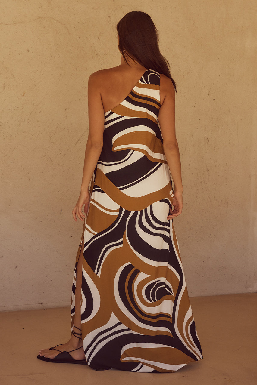 KATIKA MAXI DRESS - PANTINA CARAMEL - 240202_RUNAWAY3365