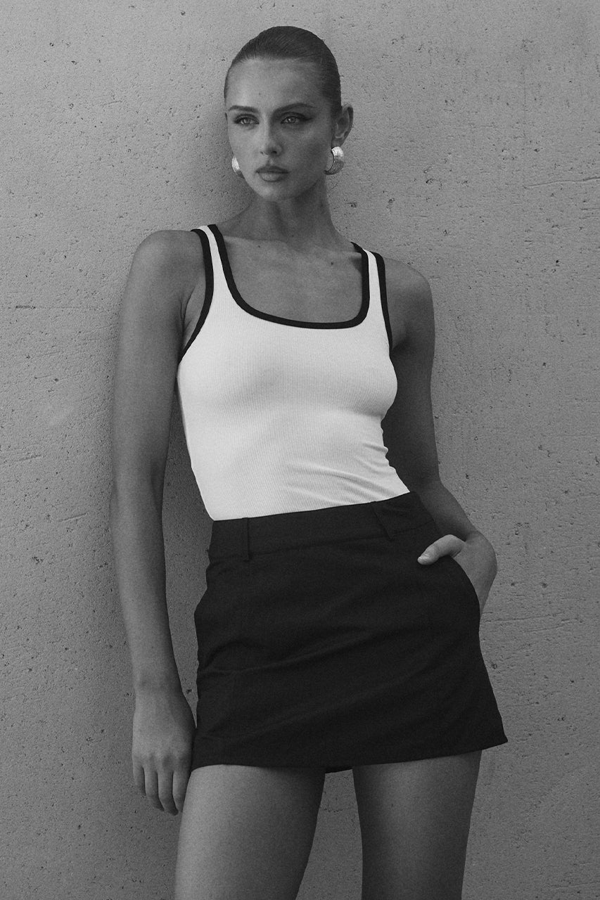 OSLO MINI SKIRT - BLACK - 240718_RUNAWAY_STAS3544