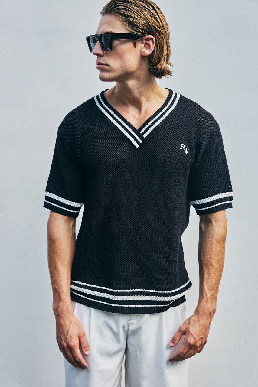 MAKKA V-NECK SHORT SLEEVE KNIT TOP - BLACK - MAKKAV-NECKSHORTSLEEVEKNITTOP-BLACKXANTETAILOREDSHORTS-CREAM-3