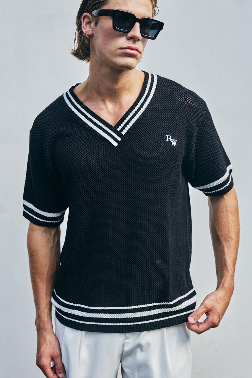 MAKKA V-NECK SHORT SLEEVE KNIT TOP - BLACK - MAKKAV-NECKSHORTSLEEVEKNITTOP-BLACKXANTETAILOREDSHORTS-CREAM-4