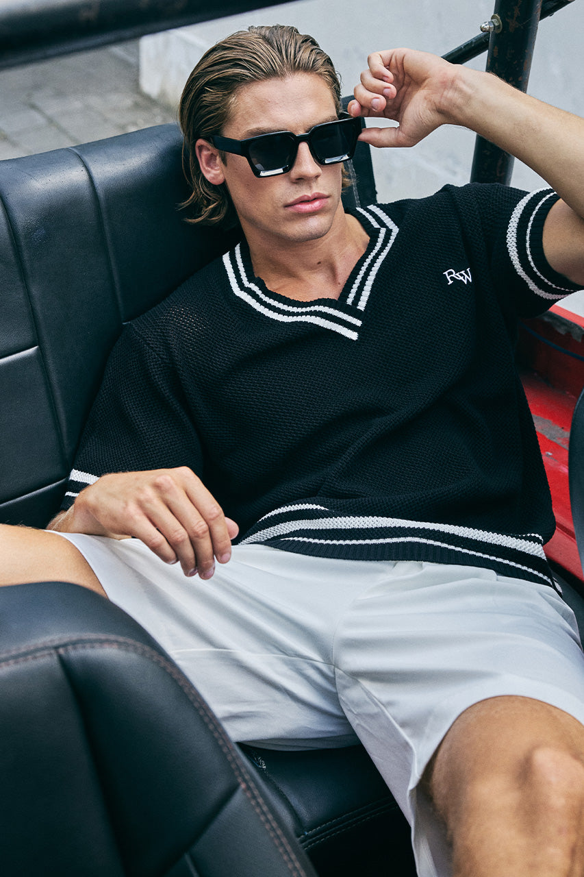 MAKKA V-NECK SHORT SLEEVE KNIT TOP - BLACK - MAKKAV-NECKSHORTSLEEVEKNITTOP-BLACKXANTETAILOREDSHORTS-CREAM