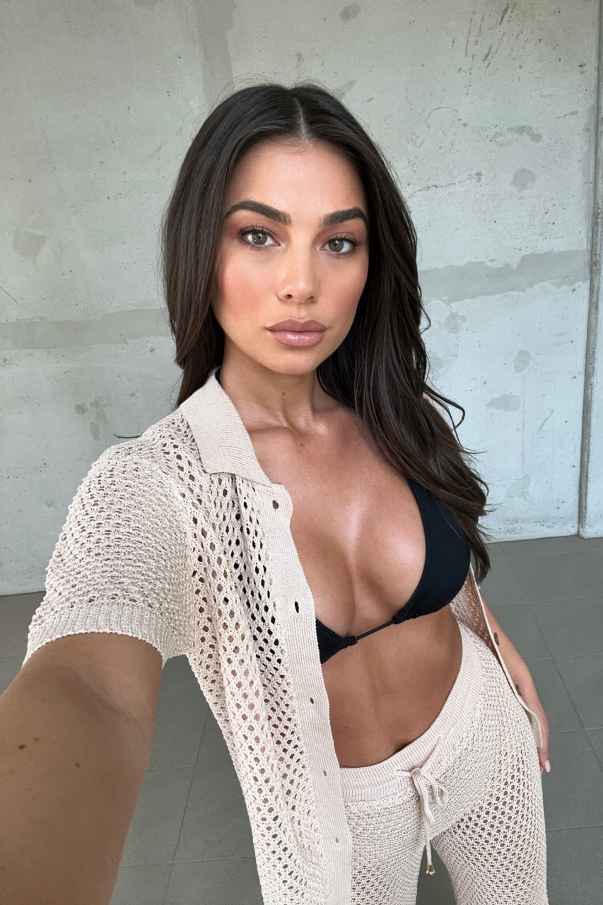 JAIDA TOP - SAND - SHOPIFYIMAGERESIZE-JENN_30_16c8695b-361b-497f-ae70-d0a21bc1bcd5