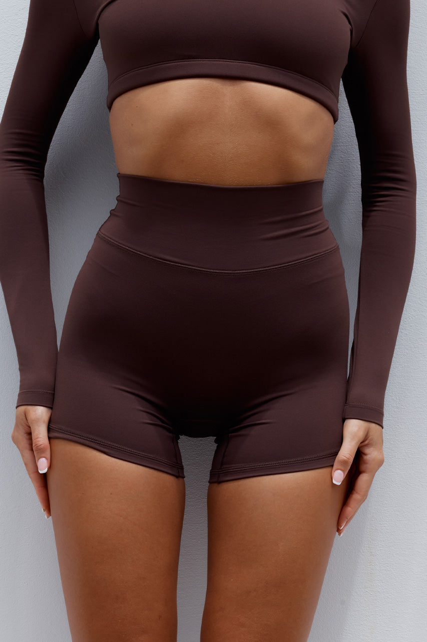 ZEN CONTOUR BIKE SHORTS - CHOCOLATE - TANISHALONGSLEEVECROPTOPxZENCONTOURBIKESHORTS-CHOCOLATE-04