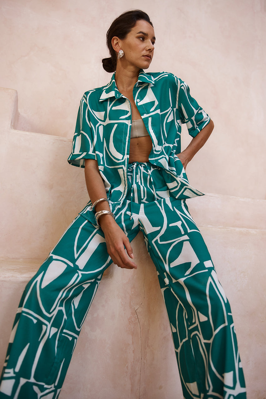 GIANI SHIRT - GREEN - WEBRESIZED_40_efebfbfb-6dac-42d9-8a22-64612c53ceb2