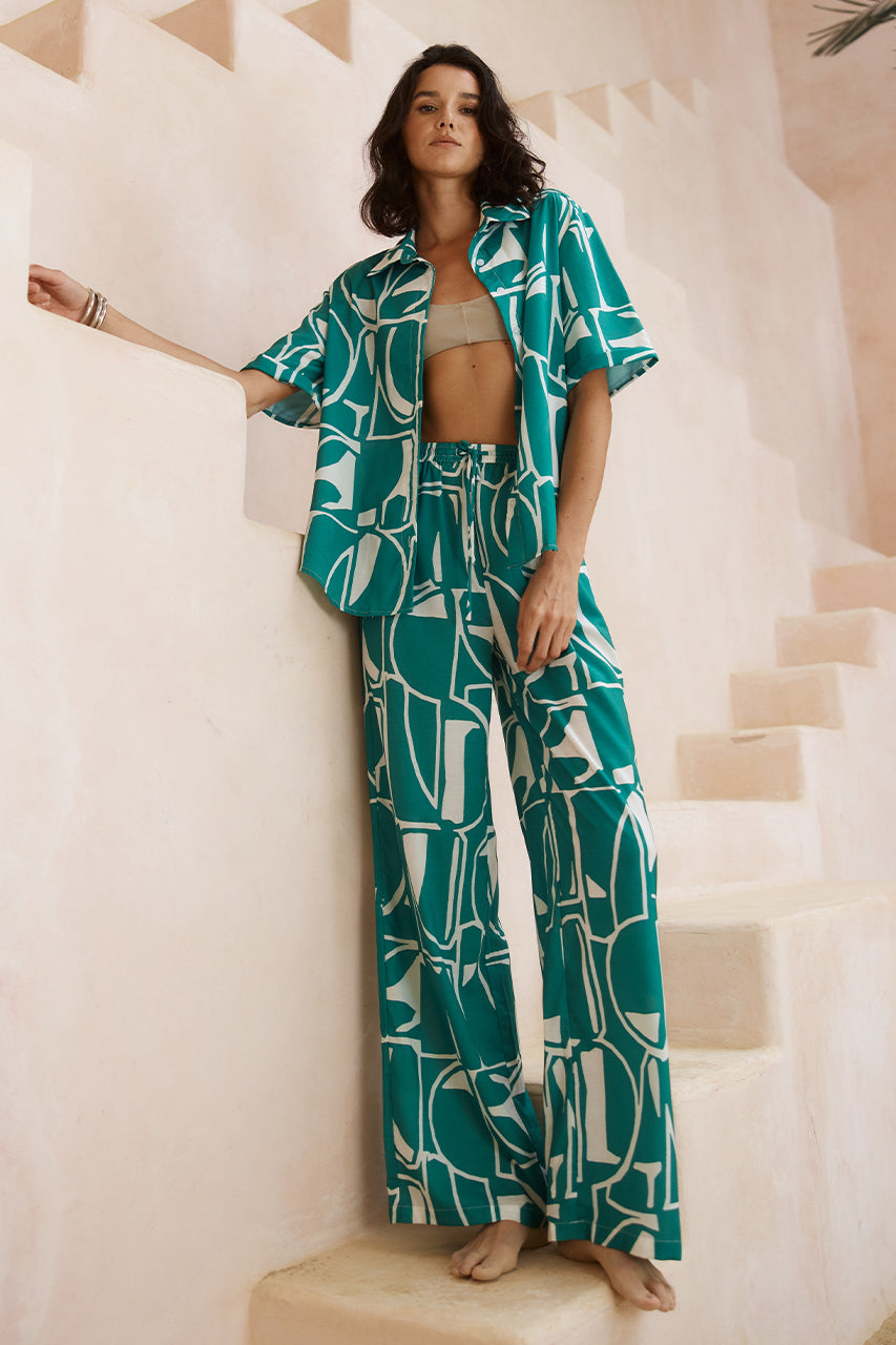 GIANI SHIRT - GREEN - WEBRESIZED_45_e191e3bb-e1a1-4c3f-9fd6-6e20db458a45
