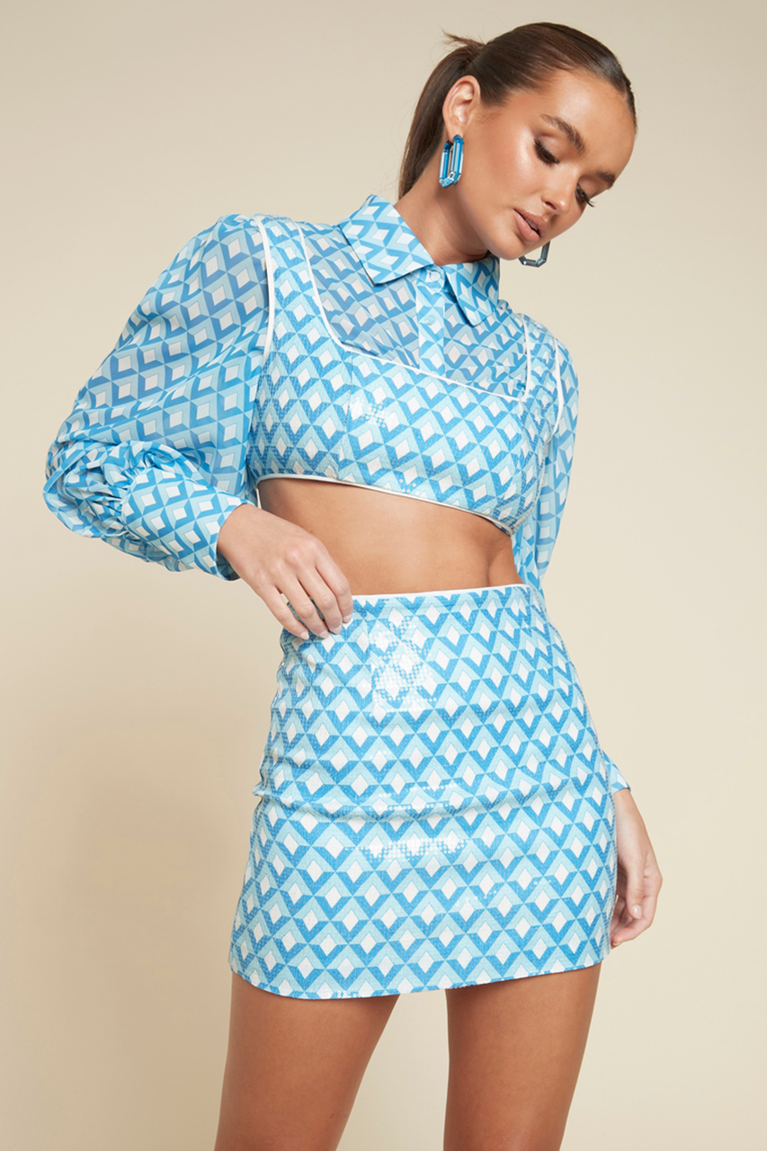 CARLA CROP - SKY GEO PRINT - WEBRESIZED117_2c7275d2-c9f6-403e-bf9b-5d670abeeca6