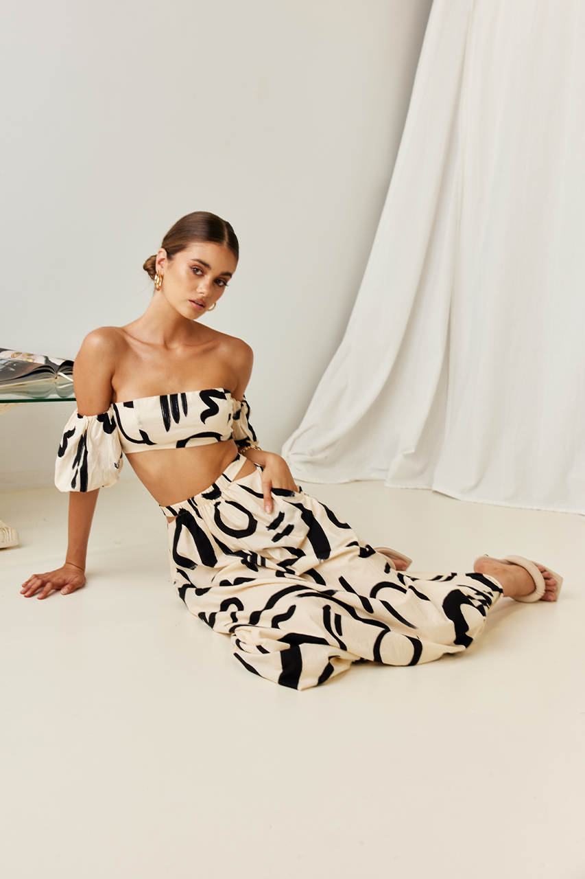 York Top - Sand/Black - WEB_RESIZED_york_top_maxi_skirt3_f765a133-7fbc-4a20-a5e1-93f4ebfc1c6f